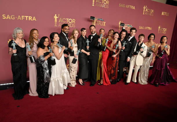 Joanna Going, Krystel V. McNeil, Tracy Vilar, Kristin Villanueva, Brandon Mendez Homer, Taylor Dearden, Fiona Dourif, Noah Wyle, Alexandra Metz, Tracy Ifeachor, Isa Briones, Jalen Thomas Brooks, Patrick Ball, Gerran Howell, Supriya Ganesh and Amielynn Abellera, winners of the Outstanding Performance by an Ensemble in a Drama Series award for The Pitt, appear backstage during the 32nd annual SAG Awards held at the Shrine Auditorium in Los Angeles on Sunday, March 1, 2026.  LAP20260301166 JIMxRUYMEN