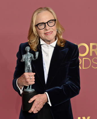 Amy Madigan, winner of the Outstanding Performance by a Female Actor in a Supporting Role award for Weapons, appears backstage during the 32nd annual SAG Awards held at the Shrine Auditorium in Los Angeles on Sunday, March 1, 2026.  LAP20260301176 JIMxRUYMEN