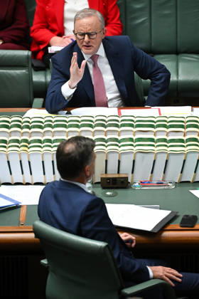 QUESTION TIME, Australian Prime Minister Anthony Albanese reacts during Question Time in the House of Representatives at Parliament House in Canberra, Tuesday, March 3, 2026. ( NO ARCHIVING CANBERRA AUSTRALIAN CAPITAL TERRITORY AUSTRALIA Copyright: xLUKASxCOCHx 20260303161626938885