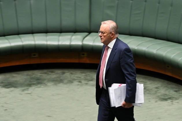 QUESTION TIME, Australian Prime Minister Anthony Albanese arrives during Question Time in the House of Representatives at Parliament House in Canberra, Tuesday, March 3, 2026. ( NO ARCHIVING CANBERRA AUSTRALIAN CAPITAL TERRITORY AUSTRALIA Copyright: xLUKASxCOCHx 20260303192536126845