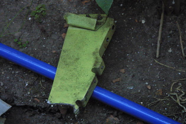 American Airlines Fight 587 Crashes in NYC Nov 12, 2001; Queens, NY, USA; A green piece of the wreckage of American Airlines Flight 587 which crashed in Belle Harbor, Queens shortly after takeoff from JFK Airport.. Copyright: xNancyxKaszermanx