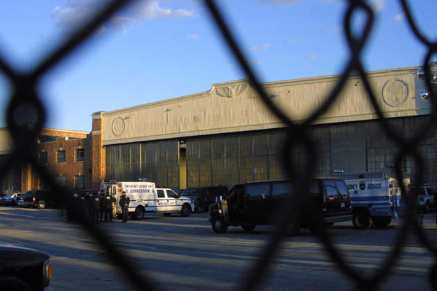 American Airlines Fight 587 Crashes in NYC Nov 12, 2001; Queens, NY, USA;A view of Hanger 17 @ Floyd Bennett Field which is serving as a temporary morgue for the passasgers of American Airlines Flight 587 which crashed in Belle Harbor, Queens shortly after takeoff from JFK Airport.. Copyright: xNancyxKaszermanx