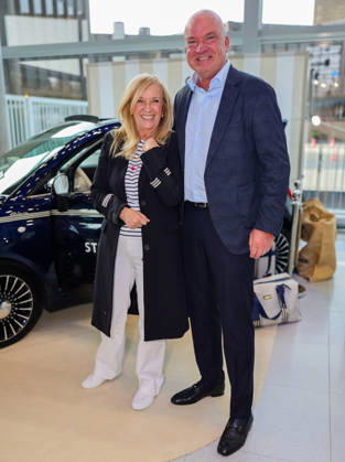 Neue Beauty-Ära bei Strandfein: Uta Raasch und Jeannine Halene präsentieren die Strandfein Beauty Signature Line - Designerin Uta Raasch mit ihrer Geschäftspartnerin Jeannine Halene (Agentur Rheinschurken.de ) setzen ein starkes Zeichen mit ihrer neu gegründeten Marke ! Im Foto ebenfalls QVC-CEO Mathias Bork - 10 Jahre Strandfein bei QVC Düsseldorf The Art of Beauty Messe NRW Deutschland