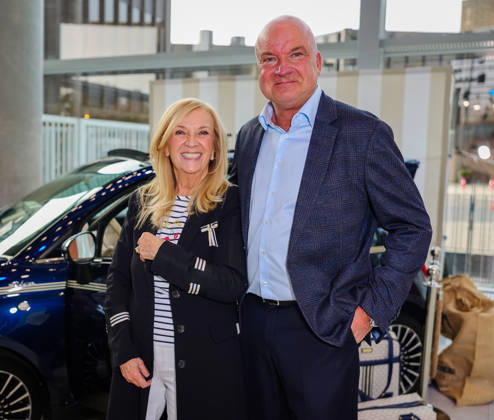Neue Beauty-Ära bei Strandfein: Uta Raasch und Jeannine Halene präsentieren die Strandfein Beauty Signature Line - Designerin Uta Raasch mit ihrer Geschäftspartnerin Jeannine Halene (Agentur Rheinschurken.de ) setzen ein starkes Zeichen mit ihrer neu gegründeten Marke ! Im Foto ebenfalls QVC-CEO Mathias Bork - 10 Jahre Strandfein bei QVC Düsseldorf The Art of Beauty Messe NRW Deutschland