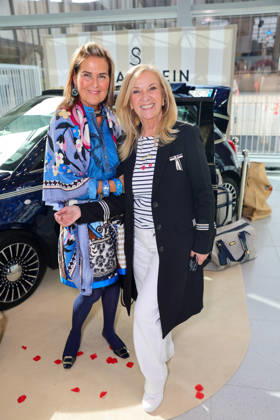 Neue Beauty-Ära bei Strandfein: Uta Raasch und Jeannine Halene präsentieren die Strandfein Beauty Signature Line - Designerin Uta Raasch mit ihrer Geschäftspartnerin Jeannine Halene (Agentur Rheinschurken.de ) setzen ein starkes Zeichen mit ihrer neu gegründeten Marke ! Im Foto ebenfalls Modes Designerin Siggi Spiegelburg Düsseldorf The Art of Beauty Messe NRW Deutschland