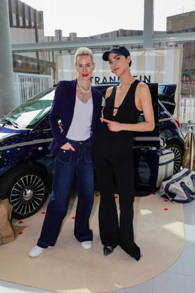 Neue Beauty-Ära bei Strandfein: Uta Raasch und Jeannine Halene präsentieren die Strandfein Beauty Signature Line - Designerin Uta Raasch mit ihrer Geschäftspartnerin Jeannine Halene (Agentur Rheinschurken.de ) setzen ein starkes Zeichen mit ihrer neu gegründeten Marke ! Im Foto ebenfalls Model Zie Helali Düsseldorf The Art of Beauty Messe NRW Deutschland