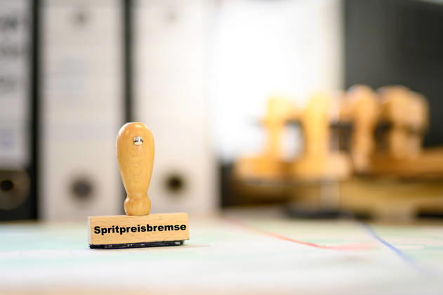 Spritpreise und Spritpreisbremse I 10.03.2026 Aktuelle Spritpreise. Spritpreisbremse, Mehrwertsteuer und CO2 Steuer. Hamburg Hamburg Hamburg Deutschland Copyright: xLobeca FelixxSchlikisx
