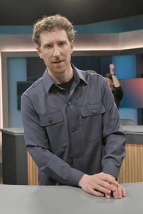 Luis Klamroth in der ARD-Talkshow hart aber fair im Studio Adlershof. Berlin, 09.03.2026