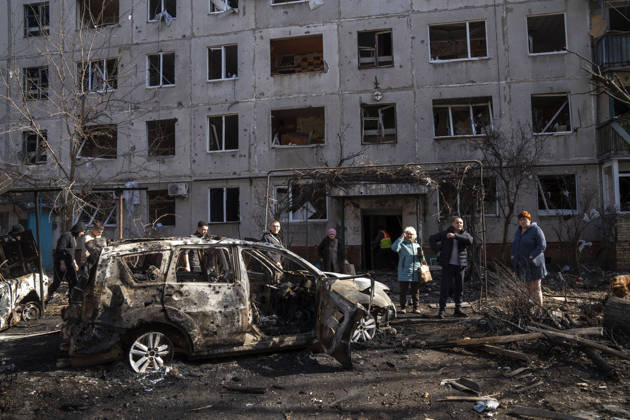 At least 4 killed, 20 injured in Russian strike on Sloviansk, Ukraine says SLOVIANSK, UKRAINE, MARCH 10: Consequences of the destruction caused by airstrikes in a residential area of ??the city center of Sloviansk, Ukraine, on March 10, 2026 Jose Colon Anadolu Sloviansk Ukraine. Editorial use only. Please get in touch for any other usage.  Copyright: x2026xAnadoluxJosexColonx