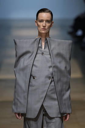 Entertainment Bilder des Tages #2 PFW - Situationist Runway A model walks the runway during the Situationist Womenswear Fall Winter 2026-2027 show as part of Paris Fashion Week on March 10, 2026 in Paris, France. Photo by Jana Call me J ABACAPRESS.COM Paris Ile de France France  Copyright: xJanaxCallxmexJ ABACAx