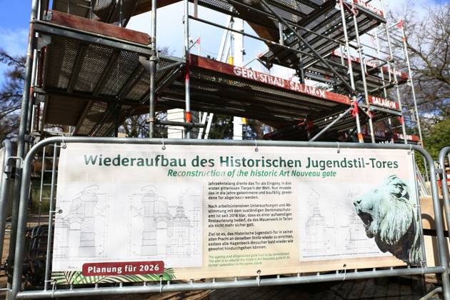 15.03.2026, xcex, GER, Hamburg, Stellingen, Zoo, Kultur, Tiere, Fruehlingserwachen im Tierpark Hagenbeck, Baustelle am historischen Jugendstil-Tor, Eingangstor, Wiederaufbau, Wahrzeichen, Symbolbild