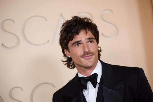 Jacob Elordi arrives on the red carpet of the 98th OscarsÂ® at the DolbyÂ® Theatre at Ovation Hollywood on Sunday, March 15, 2026. Los Angeles CA USA  35008577PLX