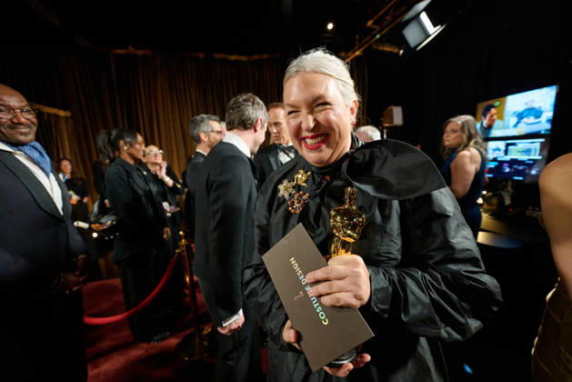 98th Oscars, Academy Awards Kate Hawley poses backstage with the Oscar for Costume Design during the 98th Oscars at Dolby Theatre at Ovation Hollywood on Sunday, March 15, 2026., Credit:Richard Harbaugh The Academy Avalon United States of America, CA, Hollywood, Dolby Theater Copyright: xRichardxHarbaughx xThexAcademyx xAvalonx 1083357269