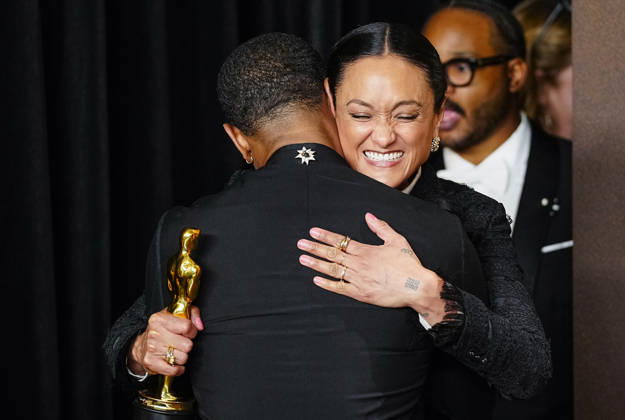 Sinners Oscar winners Michael B. Jordan and Autumn Durald Arkapaw celebrate in the press photo room after Jordan s Best Actor in a Leading Role win and Arkapaw s Best Cinematography Oscar during the 98th annual Academy Awards in the Hollywood section of Los Angeles on Sunday, March 15, 2026.  LAP202603152416 BONNIExCASH