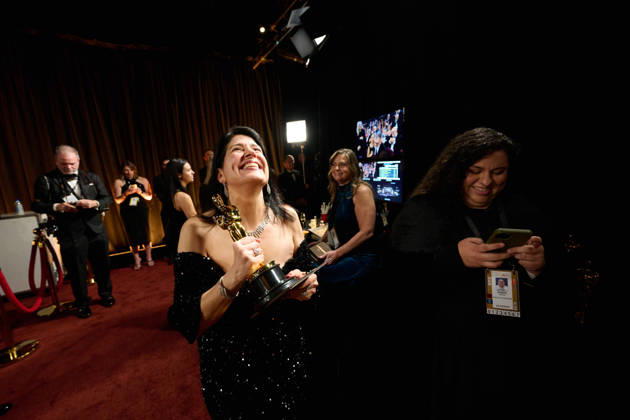 Cassandra Kulukundis backstage with the Oscar® for Casting during the 98th Oscars® at Dolby® Theatre at Ovation Hollywood on Sunday, March 15, 2026. Los Angeles CA USA 350081212PLX