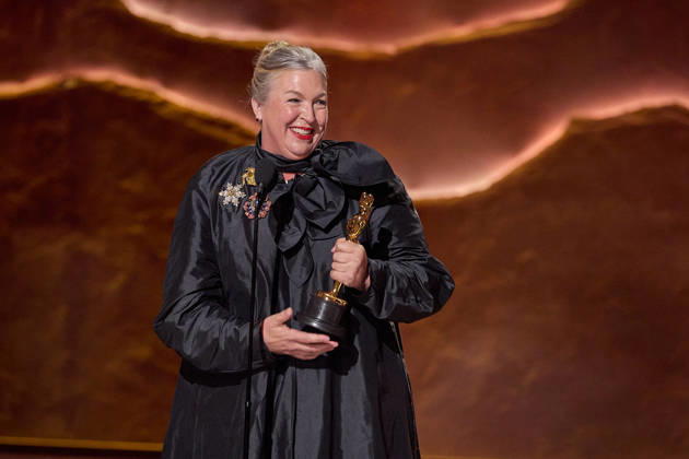 98th Oscars, Academy Awards Kate Hawley accepts the Oscar for Costume Design during the 98th Oscars at the Dolby Theatre at Ovation Hollywood on Sunday, March 15, 2026., Credit:Avalon.red Avalon United States of America, CA, Hollywood, Dolby Theater Copyright: xAvalon.redx xAvalonx 1083404946