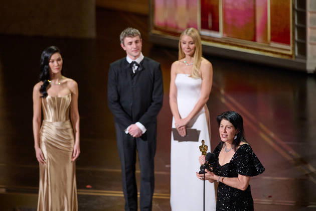 98th Oscars, Academy Awards Paul Mescal and Gwyneth Paltrow present the Oscar for Casting to Cassandra Kulukundis during the 98th Oscars at the Dolby Theatre at Ovation Hollywood on Sunday, March 15, 2026., Credit:Avalon.red Avalon United States of America, CA, Hollywood, Dolby Theater Copyright: xAvalon.redx xAvalonx 1083405862