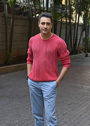 March 16, 2026, Mumbai, Maharashtra, India: Bollywood actor Imran Khan poses for a photo outside a studio in Mumbai. Mumbai India - ZUMAs197 20260316_aaa_s197_037 Copyright: xAshishxVaishnavx