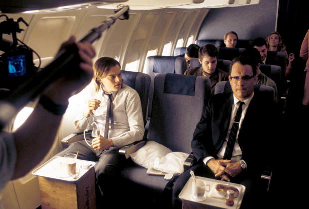 Catch Me If You Can Movie Stills Dec 16, 2002; Hollywood, CA, USA; LEONARDO DICAPRIO (left) as Frank Abagnale Jr. and TOM HANKS as FBI agent Carl Hanratty in the crime, drama, thriller Catch Me If You Can directed by Steven Spielberg. Hollywood CA USA Copyright: xDreamWorksxSKGx