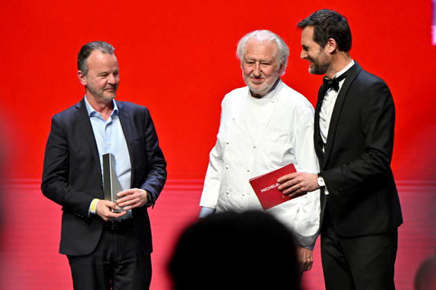 Bruno Le Pemp, CEO of Lactalis, Chef Pierre Gagnaire receiving the Chef Mentor award and Gwendal Poullennec, International Director of Michelin Gastronomic Guides, Michelin Star Awards Ceremony 2026 at the Grimaldi Forum in Monaco on March 16, 2026 1 star, 7 new 2 stars and 1 new 3 stars for the 2026 edition Bruno Bebert Bestimage Michelin Star Awards Ceremony 2026 at the Grimaldi Forum in Monaco on March 16, 2026 Monaco Monaco Monaco  Copyright: xBrunoxBebertx xBestimagexBrunoxBebertx xBestimagex