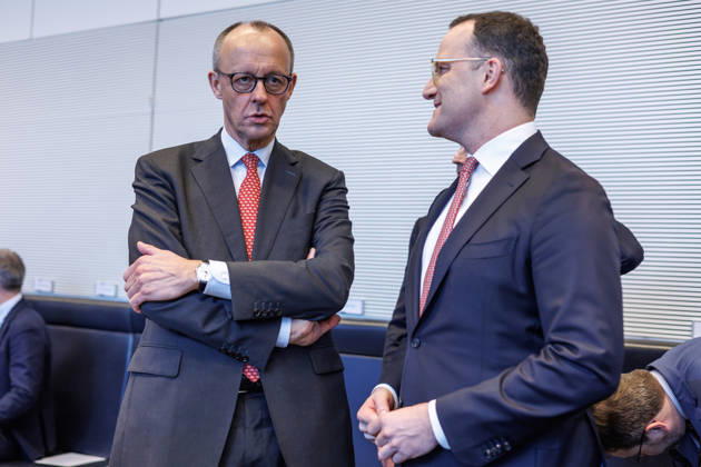 Fraktionssitzung CDU CSU Friedrich Merz (CDU), Fraktionsvorsitzender und Jens Spahn bei einer Fraktionssitzung am 17.03.2026 in Berlin. Berlin Berlin Deutschland Bundestag