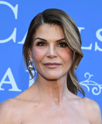 ˜When Calls the Heart™ and ˜Hope Valley: 1874™ Celebration Lori Loughlin arriving to ˜When Calls the Heart™ and ˜Hope Valley: 1874™ Celebration at The Sun Rose on March 18, 2026 in West Hollywood, CA. West Hollywood The Sun Rose California USA Copyright: xLISAxOConnor AFF-USA.comx