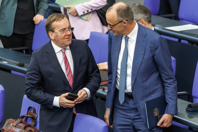 Bundestag Boris Pistorius (SPD), Bundesminister der Verteidigung und Bundeskanzler Friedrich Merz (CDU), im Deutschen Bundestag am 18.03.26 in Berlin. Berlin Berlin Deutschland Bundestag