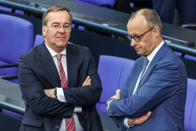 Bundestag Boris Pistorius (SPD), Bundesminister der Verteidigung und Bundeskanzler Friedrich Merz (CDU), im Deutschen Bundestag am 18.03.26 in Berlin. Berlin Berlin Deutschland Bundestag