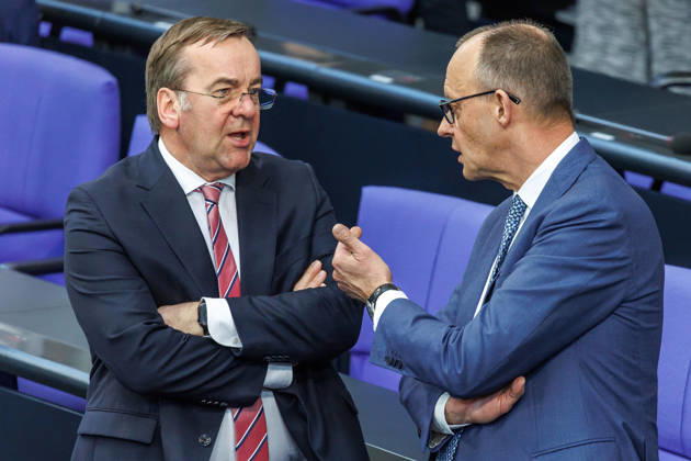 Bundestag Boris Pistorius (SPD), Bundesminister der Verteidigung und Bundeskanzler Friedrich Merz (CDU), im Deutschen Bundestag am 18.03.26 in Berlin. Berlin Berlin Deutschland Bundestag