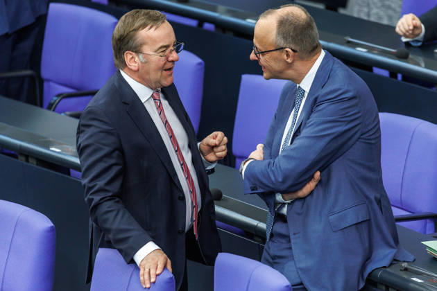 Bundestag Boris Pistorius (SPD), Bundesminister der Verteidigung und Bundeskanzler Friedrich Merz (CDU), im Deutschen Bundestag am 18.03.26 in Berlin. Berlin Berlin Deutschland Bundestag