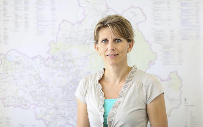 31.07.2012, Deutschland, Sachsen, Dresden, Porträt von Katrin Reis, Pressesprecherin Sächsische Bildungsagentur, Regionalschulamt Dresden, Großenhainer Straße 92, 01127 Dresden, Freistaat Sachsen