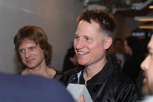 19. Swiss Music Awards 2026 Stefan Buck von der Schweizer Rockpopband Hecht gibt ein Interview nach dem Gewinn des Betonklotzes in vier Kategorien. Verleihung der 19. Swiss Music Awards am 19.03.2026 im Hallenstadion Zürich. Kanton Zürich, Schweiz.