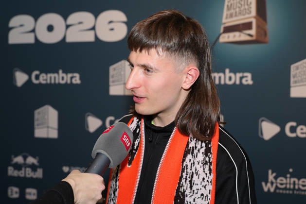 19. Swiss Music Awards 2026 Schweizer Rapper Jule X (heisst mit bürgerlichem Namen Luc Julian Peyer) Gewinner des Betonklotzes in der Kategorie Most Rising Artist Social Media, gibt dem Schweizer Fernsehen ein Interview. Verleihung der 19. Swiss Music Awards am 19.03.2026 im Hallenstadion Zürich. Kanton Zürich, Schweiz.