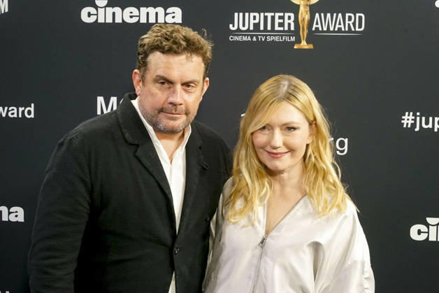 cntv Sebastian Bezzel Schauspieler mit Frau Johanna Gehlen zu Gast bei der Verleihung des Jupiter Award 2026 im Hotel Ameron am Donnerstag 19.03.2026 in Hamburg Hamburg Deutschland