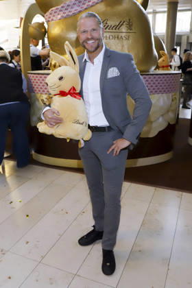 abb Paul Jahne zu Gast bei der Lind Goldhasen Oster Charity und Feier 20 Jahre Europa Passage Donnerstag 19.03.2026 in Hamburg Hamburg Germany