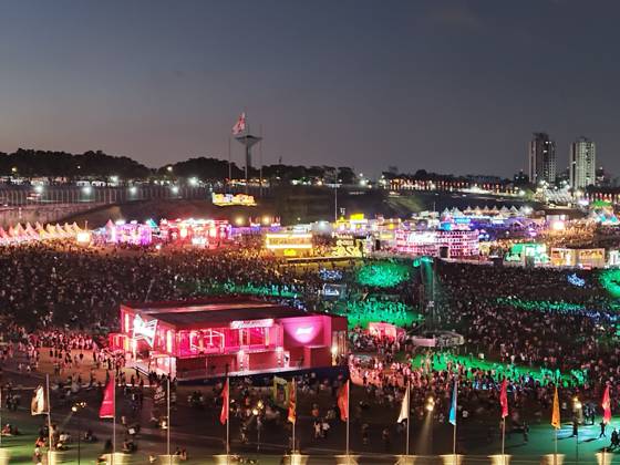 RECORD DATE NOT STATED Lollapalooza movement Sao Paulo (SP), March 20, 2026 - Culture Shows Festival - Crowd movement around the stages and lounge in the late afternoon of the first day of the Lollapalooza festival at the Interlagos racetrack in the southern zone of Sao Paulo. This Friday, March 20, 2026 (Foto: Leandro Chemalle Thenews2 imago images) Lollapalooza movement Copyright: xLeandroxChemallex