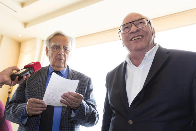 Bernard Pivot (president) et Didier Decoin (membre de l Academie Goncourt) au restaurant Drouant lors de l annonce des Prix Goncourt 2017 de la Nouvelle, du Premier Roman et de la Poesie 03 05 2017 Philippe MATSAS Opale.photo RECORD DATE NOT STATED