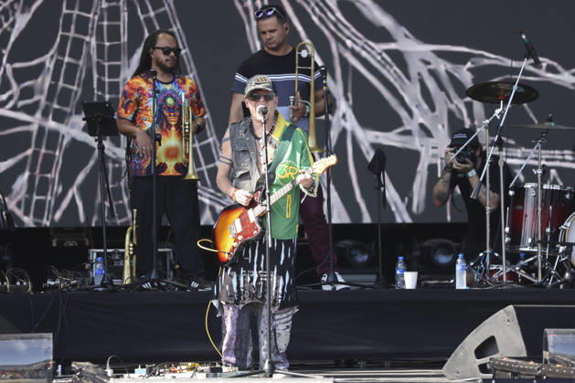 Mundo Livre S A will perform at Lollapalooza Brazil 2026 in Sao Paulo. Sao Paulo (SP), 03 22 2026 Lollapalooza Brazil Show Mundo Livre S A The band Mundo Livre S A performs during the Lollapalooza Brazil festival, held at the Interlagos racetrack, in the southern zone of the city of Sao Paulo. The event brings together national and international artists in three days of shows and musical attractions, on March 22, 2026. (Foto: Leco Viana Thenews2 imago images) Mundo Livre S A will perform at Lollapalooza Brazil 2026 in Sao Paulo. Copyright: xLecoxVianax
