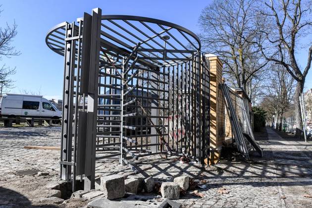 Görlitzer Park Zaun ** NUR FÜR REDAKTIONELLE ZWECKE ** EDITORIAL USE ONLY **<p>Am 26. Februar 2026 wird am zukünftigen Zaun im Görlitzer Park in Berlin Kreuzberg gebaut. Deutschland Berlin Berlin Copyright: SergejxGlanze