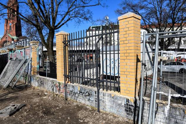 Görlitzer Park Zaun ** NUR FÜR REDAKTIONELLE ZWECKE ** EDITORIAL USE ONLY **<p>Am 26. Februar 2026 wird am zukünftigen Zaun im Görlitzer Park in Berlin Kreuzberg gebaut. Deutschland Berlin Berlin Copyright: SergejxGlanze