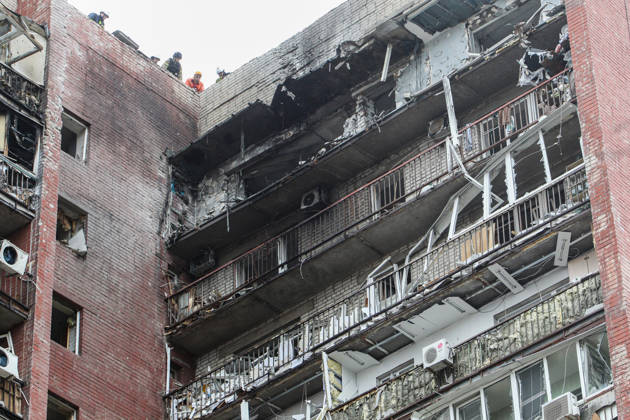 A 14-storey apartment block is damaged by a Russian drone strike in Dnipro, Ukraine, March 24, 2026. Russian forces attacked the eastern Ukrainian city with strike drones. At least 13 people were injured, including two girls aged 12 and nine, and a one-and-a-half-year-old boy. (Photo by Mykola Miakshykov Ukrinform) Russian army attacks apartment block with drone in Dnipro Copyright: xMykolaxMiakshykovx