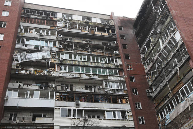 A 14-storey apartment block is damaged by a Russian drone strike in Dnipro, Ukraine, March 24, 2026. Russian forces attacked the eastern Ukrainian city with strike drones. At least 13 people were injured, including two girls aged 12 and nine, and a one-and-a-half-year-old boy. (Photo by Mykola Miakshykov Ukrinform) Russian army attacks apartment block with drone in Dnipro Copyright: xMykolaxMiakshykovx