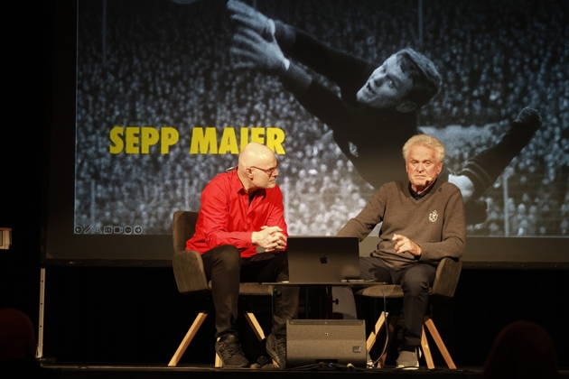 Sepp Maier auf Tour Tobias Bücklein und Sepp Maier bei der Sepp Maier Live Tour 2026 in der Karl-Diehl-Halle. Röthenbach an der Pegnitz, 23.03.2026 Röthenbach Nürnberger Land Karl Diehl-Halle Bayern D Copyright: xAgenturxWehnert R.Zichyx