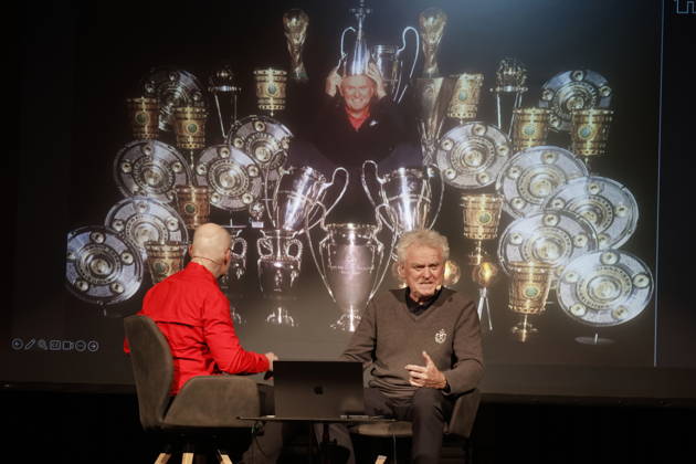 Sepp Maier auf Tour Tobias Bücklein und Sepp Maier bei der Sepp Maier Live Tour 2026 in der Karl-Diehl-Halle. Röthenbach an der Pegnitz, 23.03.2026 Röthenbach Nürnberger Land Karl Diehl-Halle Bayern D Copyright: xAgenturxWehnert R.Zichyx