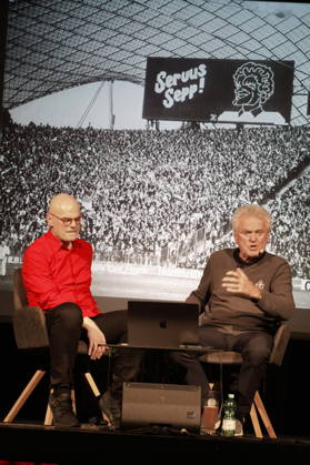 Sepp Maier auf Tour Tobias Bücklein und Sepp Maier bei der Sepp Maier Live Tour 2026 in der Karl-Diehl-Halle. Röthenbach an der Pegnitz, 23.03.2026 Röthenbach Nürnberger Land Karl Diehl-Halle Bayern D Copyright: xAgenturxWehnert R.Zichyx