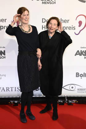 Eva Luise Köhler mit Tochter Ulrike Köhler bei der Verleihung des 24. Deutschen Hörfilmpreises 2026 im Colosseum Filmtheater. Berlin, 24.03.2026