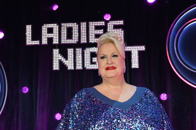 Comedienne.Daphne de Luxe ( bürgerlich Daphne Haderlein ) als Moderatorin der ARD Show Ladies Night die einzige Comedy- und Kabarettshow mit rein weiblicher Besetzung im deutschsprachigen Fernsehen: