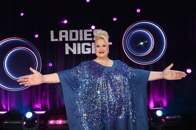 Comedienne.Daphne de Luxe ( bürgerlich Daphne Haderlein ) als Moderatorin der ARD Show Ladies Night die einzige Comedy- und Kabarettshow mit rein weiblicher Besetzung im deutschsprachigen Fernsehen: