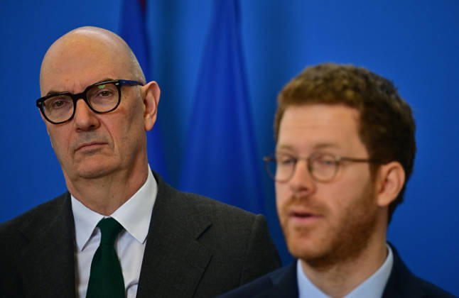 Roland Lescure, Minister of the Economy, Finance and Industrial, Energy and Digital Sovereignty, and David Amiel, Minister Delegate to the Minister of Action and Public Accounts, responsible for the Civil Service and State Reform, at a ministerial meeting to discuss public finances at the Economy ministry in Paris, France on March 27, 2026 Christian Liewig Bestimage Ministerials meeting to discuss public finances at the Economy ministry in Paris on March 27, 2026 Paris France  Copyright: xChristianxLiewigx xBestimagexChristianxLiewigx xBestimagex