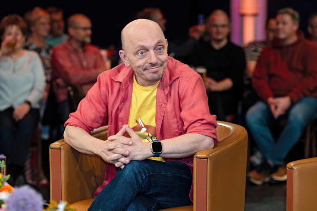 MDR - Riverboat. Comedian Bernhard Hoëcker anläßlich der Aufzeichnung der MDR - Talkshow Riverboat am 27.03.2026 in der Mediacity Leipzig. 20260327ADO0006